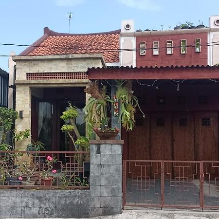 Unique Homestay 443 Jogjakarta Buitenkant foto