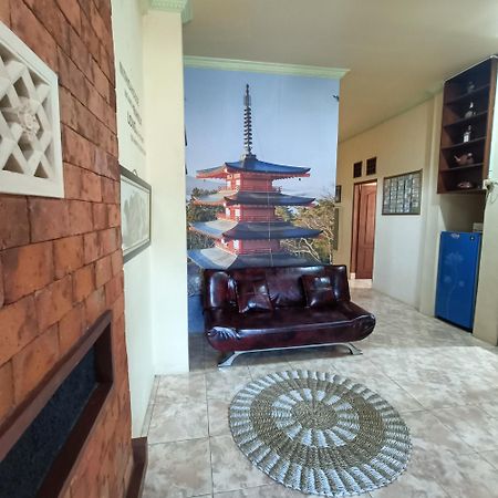 Unique Homestay 443 Jogjakarta Buitenkant foto