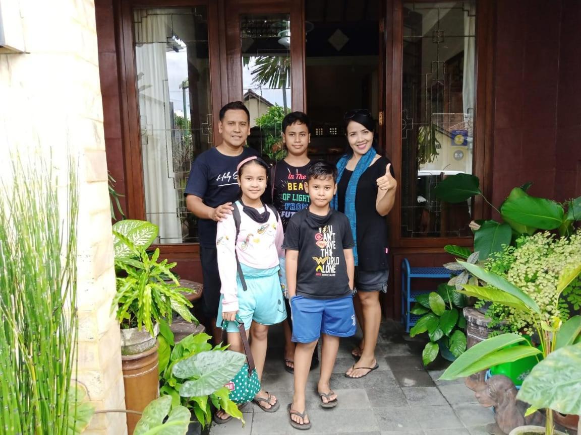 Unique Homestay 443 Jogjakarta Buitenkant foto