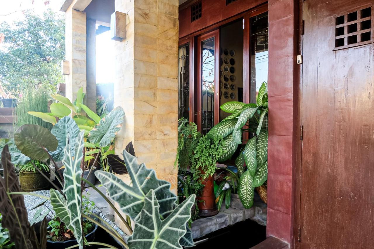 Unique Homestay 443 Jogjakarta Buitenkant foto