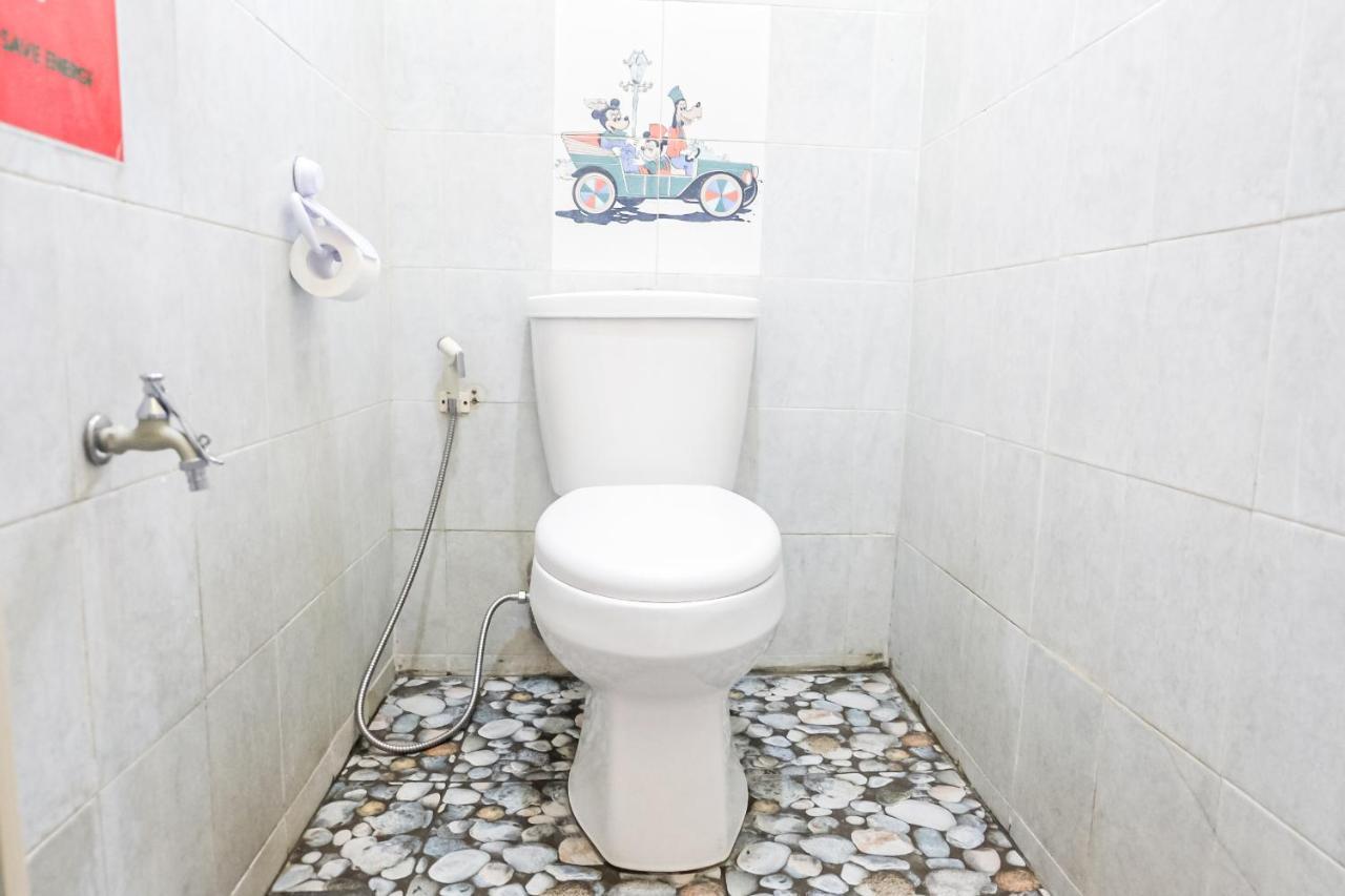 Unique Homestay 443 Jogjakarta Buitenkant foto