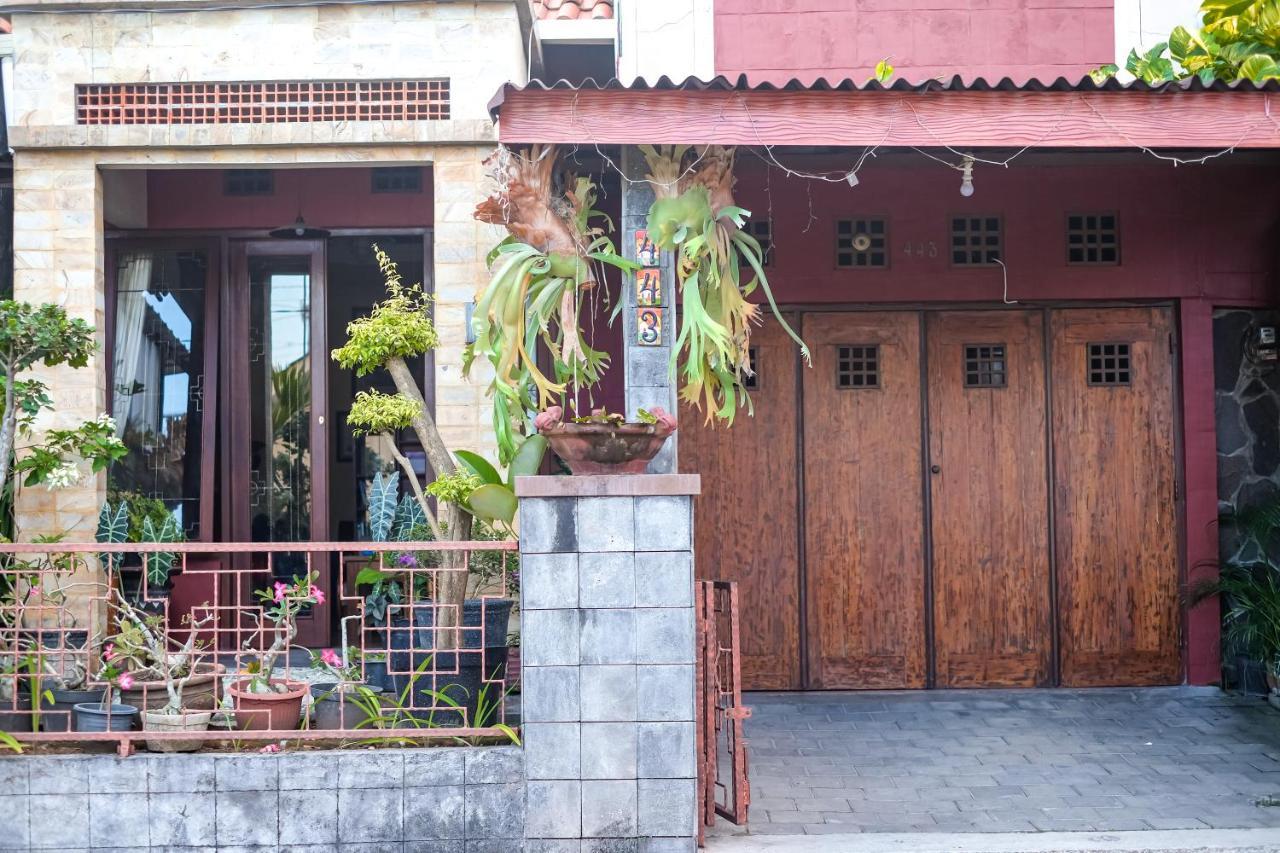 Unique Homestay 443 Jogjakarta Buitenkant foto