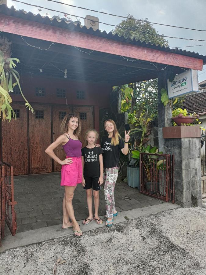 Unique Homestay 443 Jogjakarta Buitenkant foto