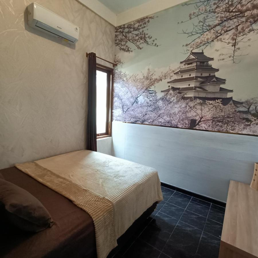 Unique Homestay 443 Jogjakarta Buitenkant foto