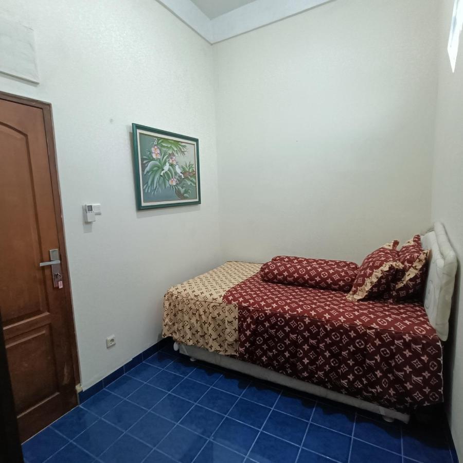 Unique Homestay 443 Jogjakarta Buitenkant foto