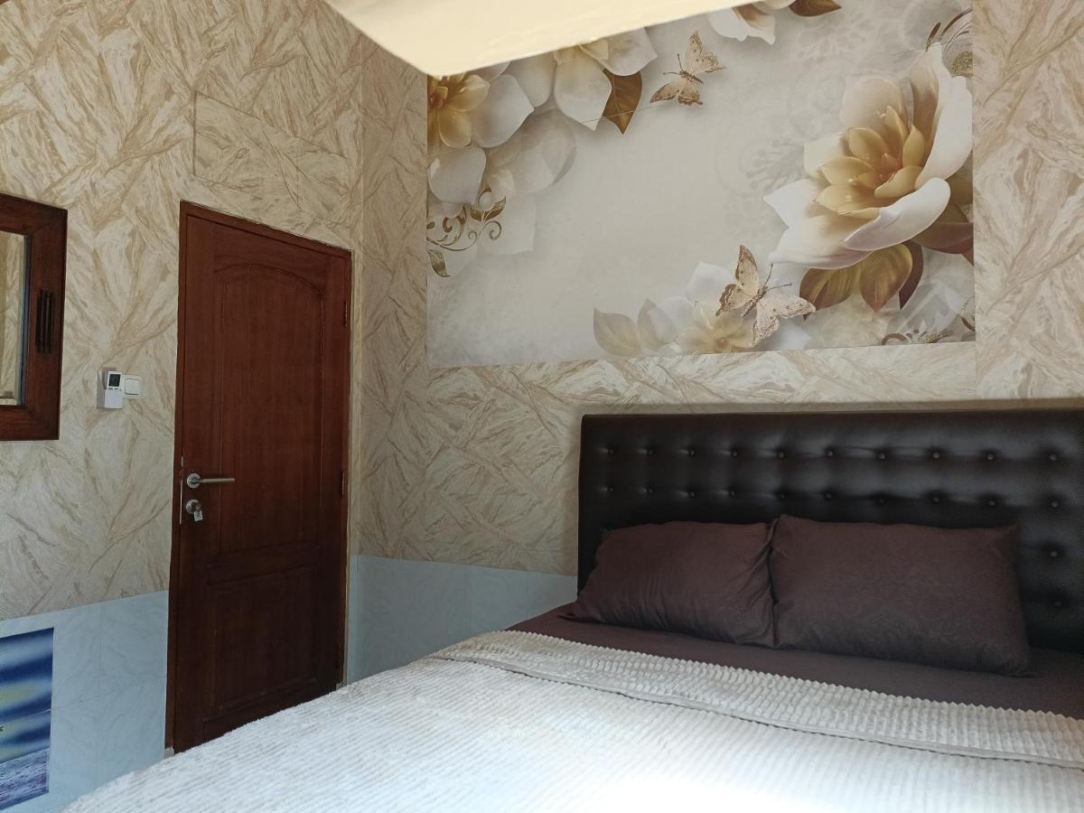 Unique Homestay 443 Jogjakarta Buitenkant foto