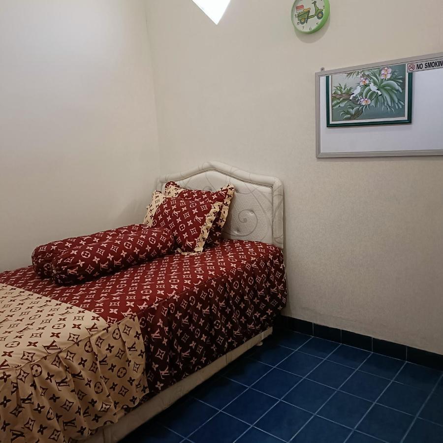 Unique Homestay 443 Jogjakarta Buitenkant foto
