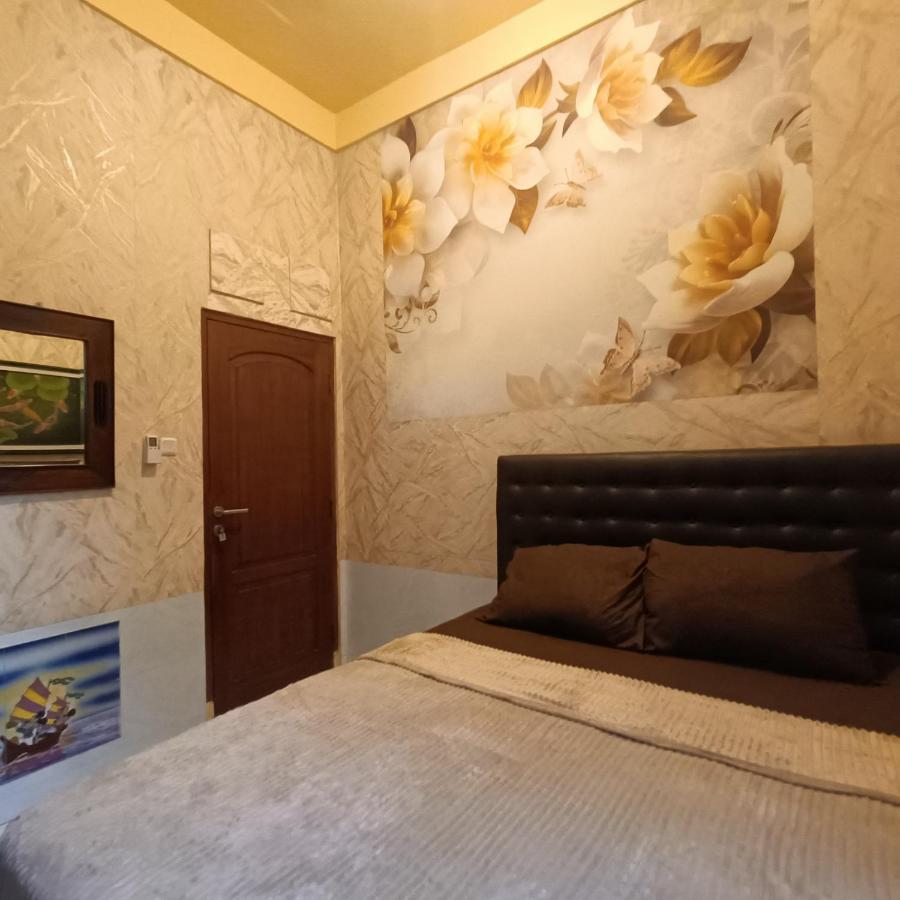 Unique Homestay 443 Jogjakarta Buitenkant foto